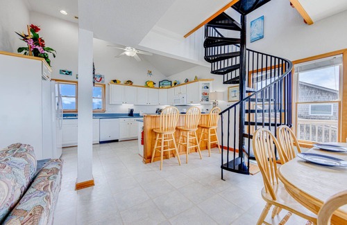 Brigands' Bay House | Soundfront Dog Friendly Home with Hot Tub, Game Room, and More!