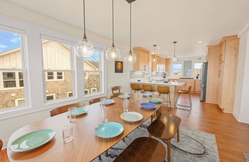 Wind Over Waves House | Soundfront Dog Friendly w/Pool, Hot Tub, Elevator, Private Windsports Access