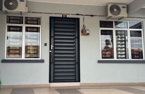 Lumut House | Sour'd Staycation Near Teluk Senangin Beach