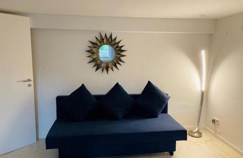 Kalkum House | Souterrain Zimmer mit separatem Eingang und Bad