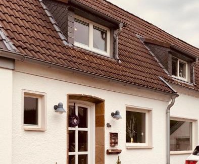 Kalkum House | Souterrain Zimmer mit separatem Eingang und Bad