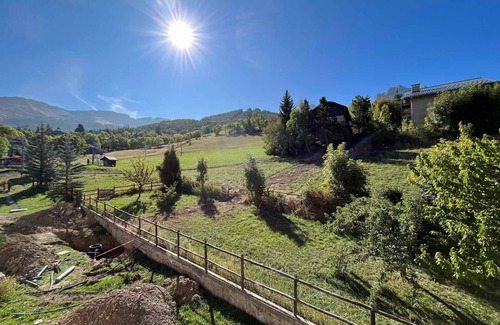 Le Sauze Apartment | South-facing T2 apartment, ski-in/ski-out, 6 ppl, Ski locker