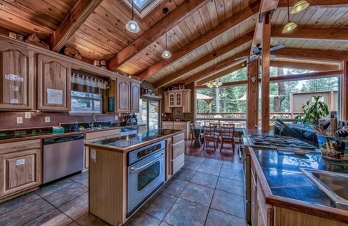 Mesa Vista House | South Lake Tahoe Cabin