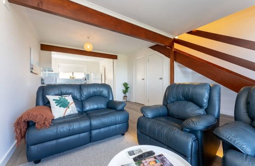 Port Elliot Villa | South Seas 5- Absolute Beachfront, Wifi, Views