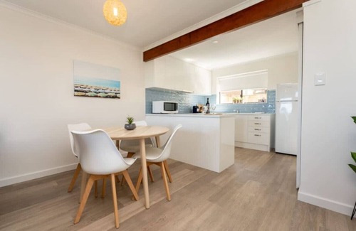 Port Elliot Villa | South Seas 5- Absolute Beachfront, Wifi, Views