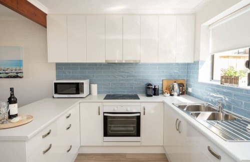 Port Elliot Villa | South Seas 5- Absolute Beachfront, Wifi, Views