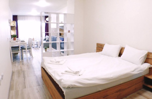 Varna Apartment | South Studio Papaya 30 for 4 people with free parking