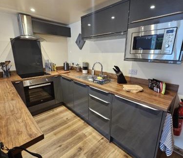 Thornton House | south view farm cottage 1 Bed