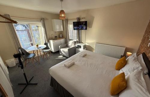 Portsmouth Apartment | Southsea 2nd Floor Studio Apartment, Free Private Parking