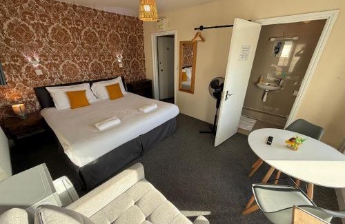 Portsmouth Apartment | Southsea 2nd Floor Studio Apartment, Free Private Parking