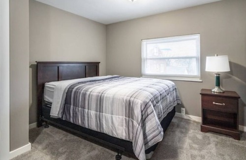 South Side Slopes House | Southside Flats Apt - 2B