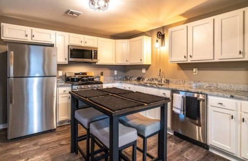 South Side Slopes House | Southside Flats Apt - 2B