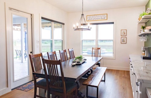 McLennan County House | SPA 5 TVs 2 LR Arcade 5 Acres