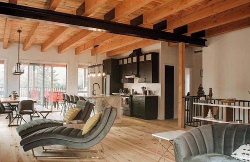 Les Collines-de-l'Outaouais Regional County Municipality Ski Chalet | Spa, Firepit & Nature - Chalet de la Colonie