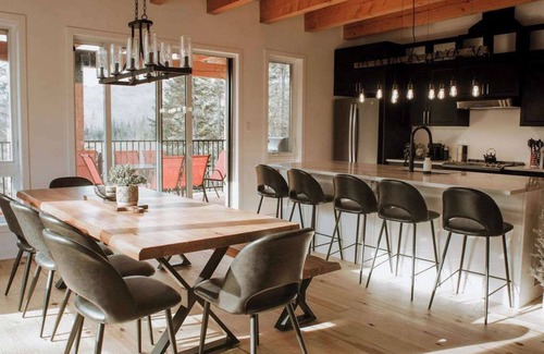 Les Collines-de-l'Outaouais Regional County Municipality Ski Chalet | Spa, Firepit & Nature - Chalet de la Colonie