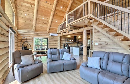 Saint-Philemon Ski Chalet | Spa, Game Room, Absolute Comfort | Le Commandant
