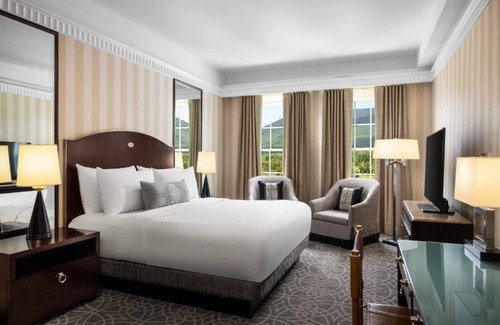 Manchester Hotel | Spa & Golf Retreat at Manchester with Art & Nature Nearby