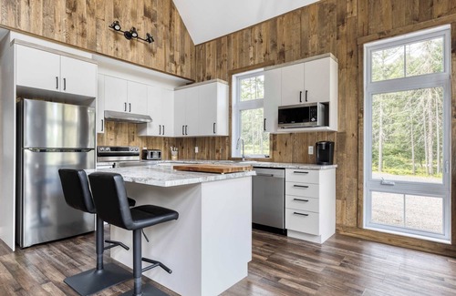 Saint-Michel-des-Saints Ski Chalet | Spa, Lakeside & Adventure - Nature Chic