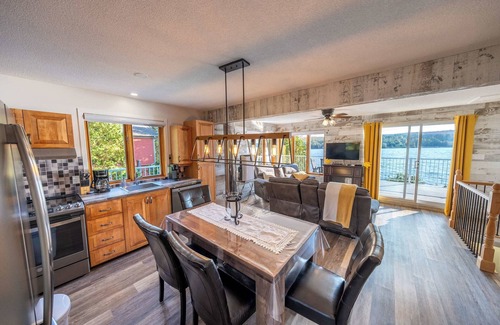 Lac-Etchemin Ski Chalet | SPA - Lake - Foosball Table - Chalet le Relaxarium