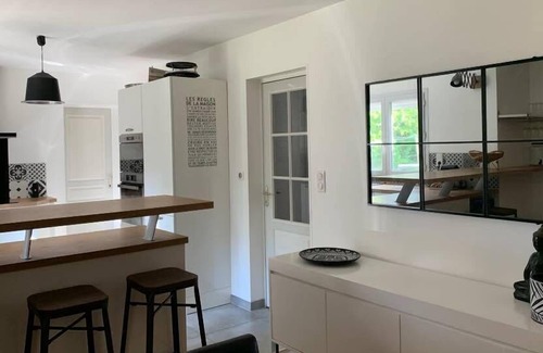 Saint-Sebastien-sur-Loire House | Spacious Residence With Garden And Gym