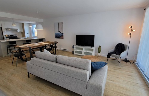Maizerets Apartment | Spacieux 3 Chambres à Coucher à 5 min du Vieux-qc
