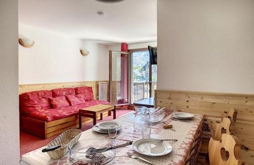Les Menuires Apartment | Spacieux T2 cabine au pied des pistes · Sud avec balcon · 6 pers · Proche commodités - FR-1-344-954