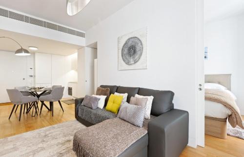 Chiado Apartment | Spacious 1 Bedroom Apartment near Baixa