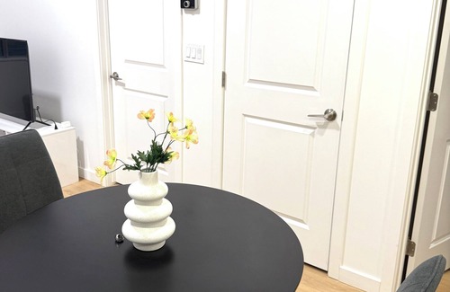 Downtown Edmonton Apartment | Spacious 1 Bedroom with City Views by Rogers