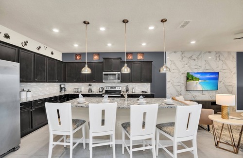 Davenport Villa | Spacious 10Bed Pool Home with Game Room-4265LA