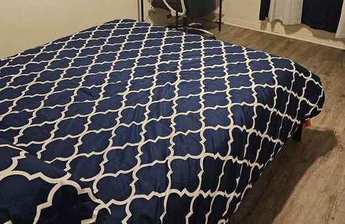 Palatka Apartment | Spacious 1BR unit available on a partitioned street. No traffic!