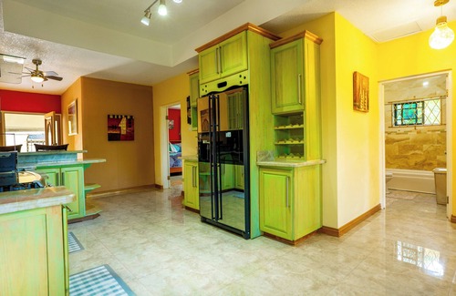 Mandeville Apartment | Spacious 2-bedroom apartment in Mandeville with hot tub ,WiFi and private garage