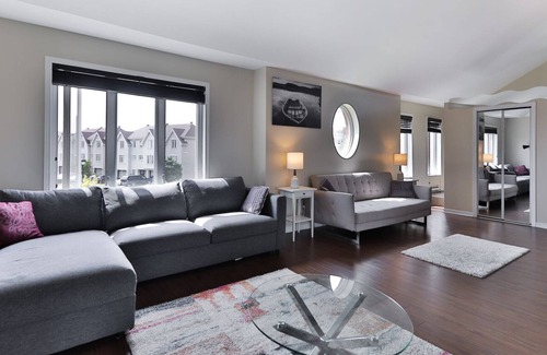 Brossard Apartment | Spacious 2-bedroom Apt. in DIX30 close to DT