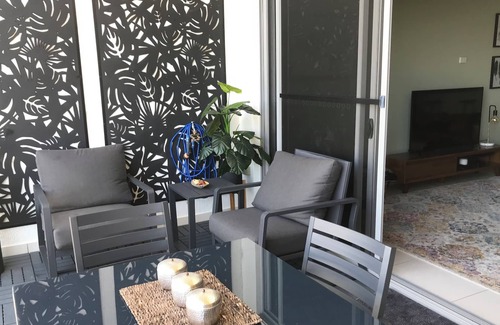 Stuart Park Apartment | Spacious 2 Bedroom City & Ocean View Apartment