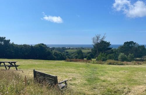 Widemouth Bay House | Spacious 2 Bedroom Holiday Cottage nr Bude