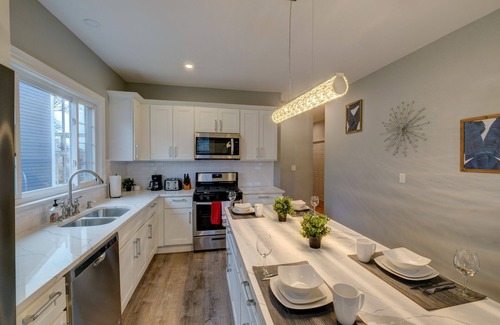 Roxbury Apartment | Spacious 2bd/1ba | Free Parking | 3D TOUR 5233