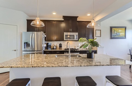 Louisville House | Spacious 2BDR Modern Townhome in Louisville