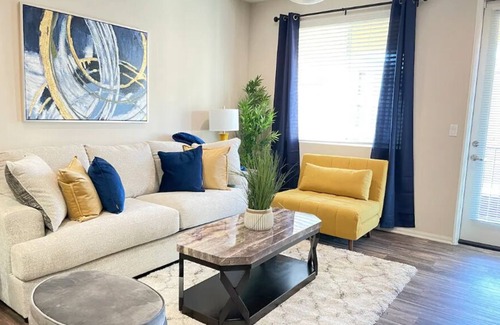 Yorba Linda Apartment | Spacious 2BR 2BA close to Disney*Pond*Universities