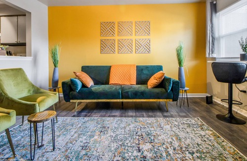 Downtown Baltimore Condo | Spacious 2BR Family Condo
