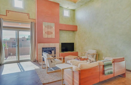 Starr Pass House | Spacious 2BR in Tucson Foothills - WiFi, AC, Golf & Hiking Nearby