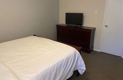 College Park House | Spacious 3 bed/2 bath House in The Woodlands, TX