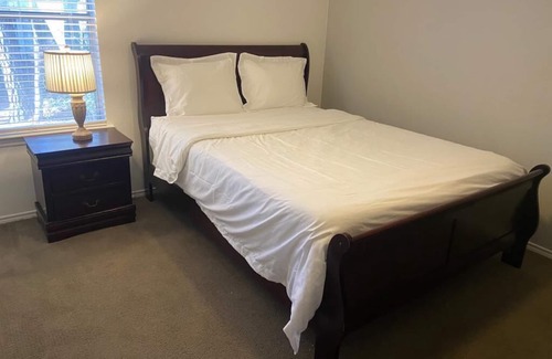 College Park House | Spacious 3 bed/2 bath House in The Woodlands, TX
