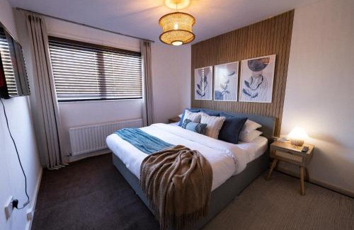 Jarrow House | Spacious 3-Bed Home with Free Off-Street Parking Near Newcastle