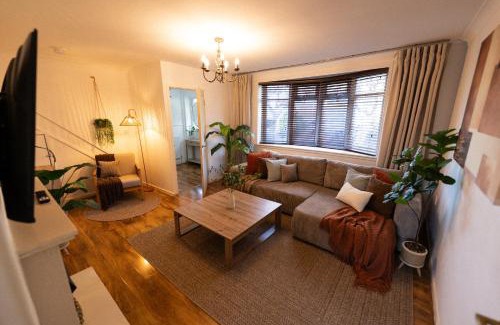 Jarrow House | Spacious 3-Bed Home with Free Off-Street Parking Near Newcastle