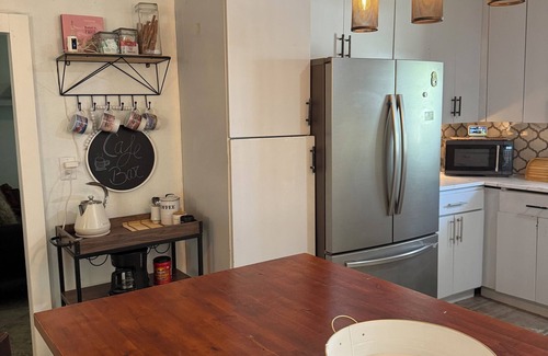 Piedras Negras House | Spacious 3-bedroom house in serene Piedras Negras with AC and pool