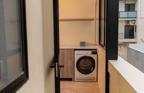 San Tumas Apartment | Spacious 3 bedroom apartment in Marsascala - 3 min from the beach!