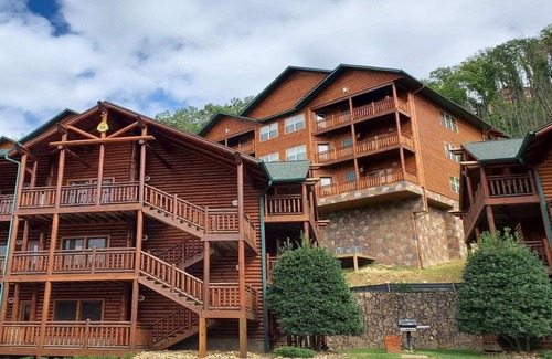 Gatlinburg Resort | Spacious 3-bedroom resort with fitness room, WiFi in charming Gatlinburg