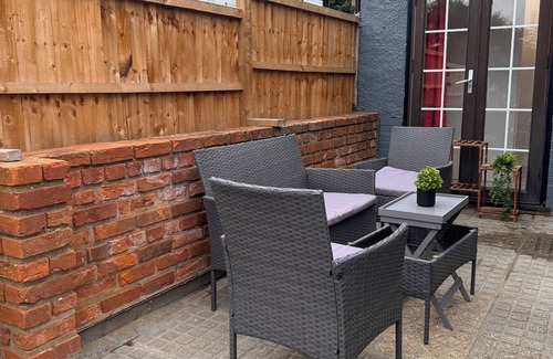 Wainscot House | Spacious 3-bedrooms 2 bathrooms house. Sleeps 6-8 people with WiFi, Netflix etc