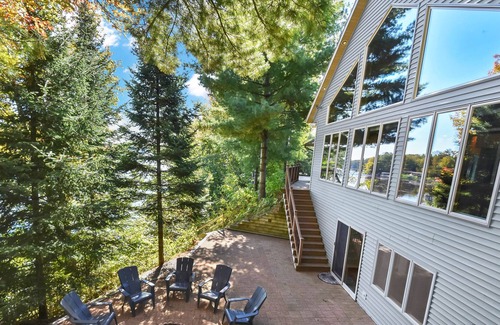 Mountain Cabin | Spacious 3 story lakefront cottage on Chute pond (lake)
