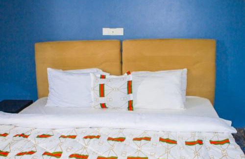 Bonapriso Apartment | Spacious 3BR apt in the heart of Bonapriso.