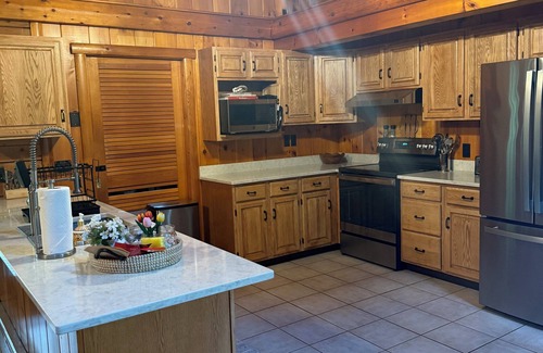 Bethel Cabin | Spacious 3BR Home with Fire Pit, Loft & Private Patio